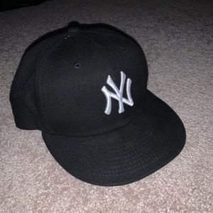 NYY Black SnapBack
